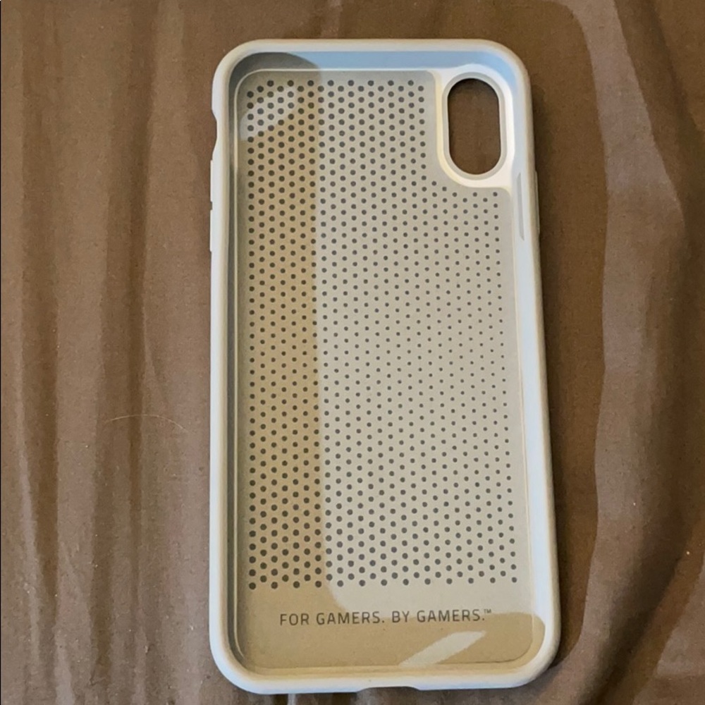 Arctech pro iPhone XS Max case by Razer. - Picture 2 of 4
